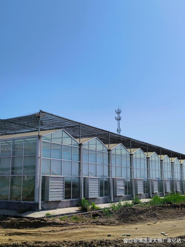 玻璃溫室大棚常用風機類型及其工作原理與優點